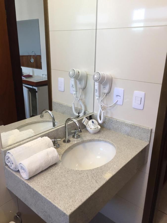 Hotel Riviera Lins Bagian luar foto